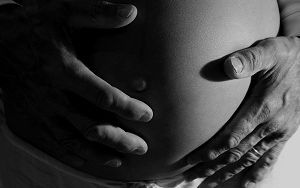 Боли внизу живота во время беременности – норма или патология? 